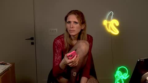 VelvetTGirl online show from 2, 3, 2026