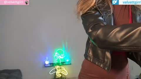 Snapshot of velvettgirl chatting on 29, 5, 2026 VelvetTGirl online show from 29, 5, 2026
