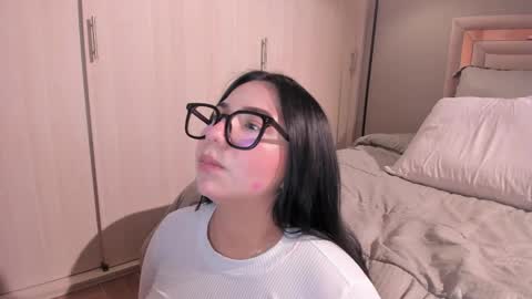 Snapshot of venus_reid chatting on 5, 6, 2026 venus_reid online show from 5, 6, 2026