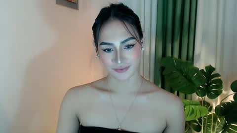 Venus Sunrise Bombshell online show from 7, 11, 2025