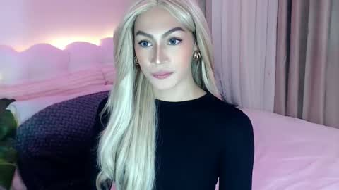 Venus Sunrise Bombshell online show from 10, 4, 2026