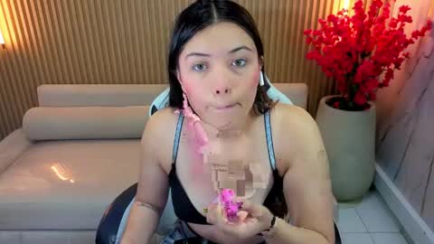 Snapshot of venus_velvet_tp chatting on 24, 4, 2026 Venus online show from 24, 4, 2026