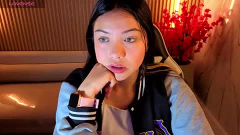 Snapshot of venus_velvet_tp chatting on 8, 5, 2026 Venus online show from 8, 5, 2026