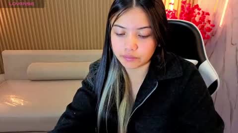 Snapshot of venus_velvet_tp chatting on 1, 6, 2026 Venus online show from 1, 6, 2026