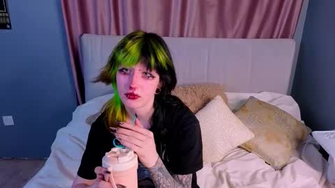 Snapshot of veolatownson chatting on 16, 10, 2025 Erica online show from 16, 10, 2025