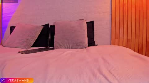 veraswan1 online show from 5, 12, 2024