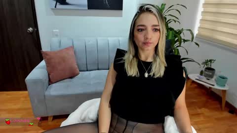 Snapshot of veromars_ chatting on 12, 2, 2025 Catalina online show from 12, 2, 2025