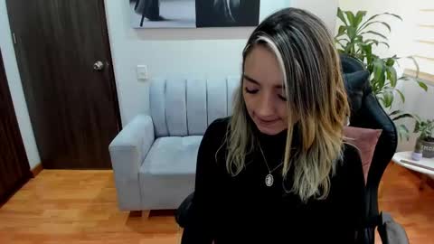 Snapshot of veromars_ chatting on 27, 2, 2025 Catalina online show from 27, 2, 2025