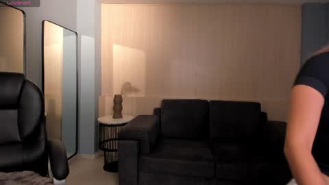 Snapshot of veronicablue1 chatting on 3, 8, 2026 Vero online show from 3, 8, 2026