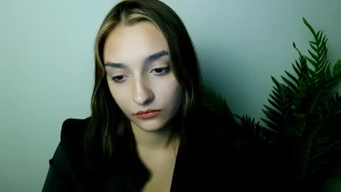 Snapshot of veryveryshygirl chatting on 22, 10, 2025 Ana online show from 22, 10, 2025