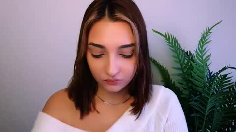 Snapshot of veryveryshygirl chatting on 15, 12, 2025 Ana online show from 15, 12, 2025