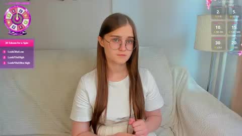 Snapshot of veta_cute chatting on 20, 7, 2026 Emma Sofa online show from 20, 7, 2026