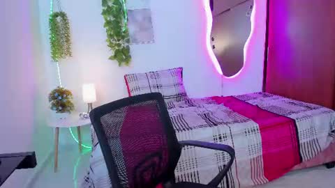 Snapshot of vexa_rosie chatting on 23, 6, 2026 hi im vexa online show from 23, 6, 2026
