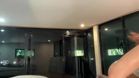 via_olala online show from 6, 11, 2025