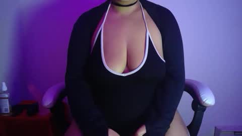 vibe_xxxo online show from 28, 3, 2026