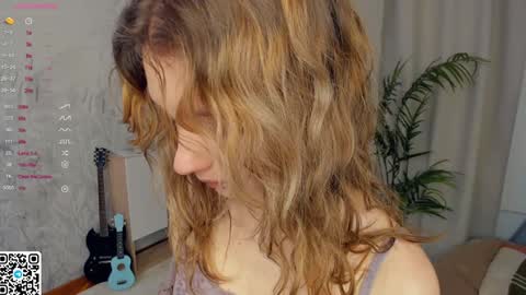 Snapshot of vibes_of_joy chatting on 19, 12, 2024 Mikky online show from 19, 12, 2024