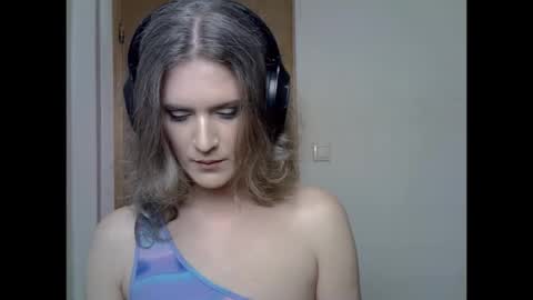 Snapshot of vibezmoon420 chatting on 24, 9, 2025 Sexy online show from 24, 9, 2025