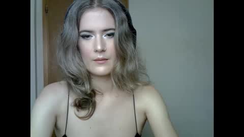 Snapshot of vibezmoon420 chatting on 26, 9, 2025 Sexy online show from 26, 9, 2025