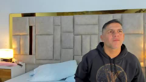 Snapshot of vicesweet chatting on 6, 2, 2026 antonia y andrew online show from 6, 2, 2026