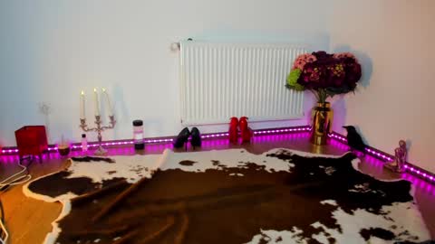 ViciousQueenu can call me Laura online show from 24, 11, 2025