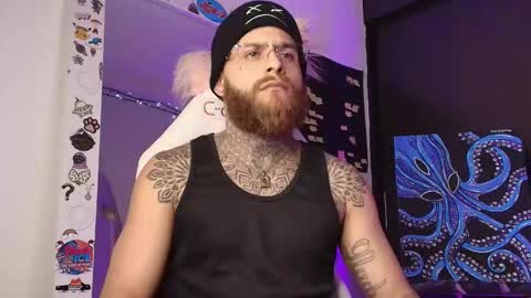 Snapshot of vickingcock7 chatting on 14, 12, 2025 vickingcock7 online show from 14, 12, 2025