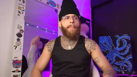 Snapshot of vickingcock7 chatting on 17, 12, 2025 vickingcock7 online show from 17, 12, 2025