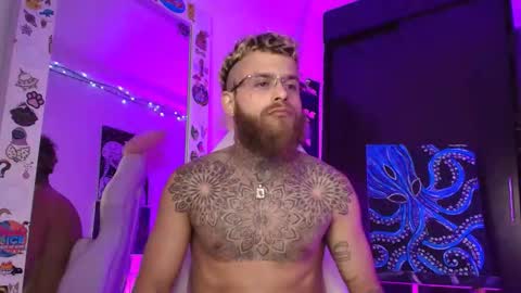 Snapshot of vickingcock7 chatting on 22, 12, 2025 vickingcock7 online show from 22, 12, 2025