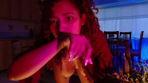 Vicky  online show from 3, 1, 2025