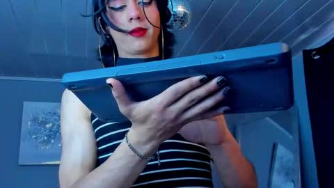 Snapshot of vicky_fant4sy chatting on 1, 5, 2026 Vicky online show from 1, 5, 2026