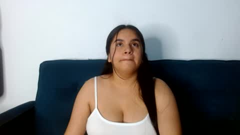 Snapshot of vicno_couple chatting on 24, 7, 2026 david and emma online show from 24, 7, 2026