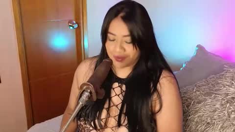 Victoria Serna  online show from 9, 1, 2026