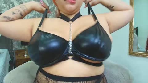 Snapshot of victhoria_red chatting on 2, 3, 2026 Victhoria red online show from 2, 3, 2026