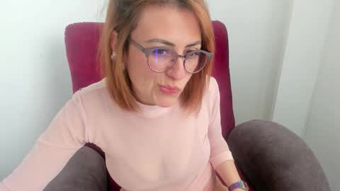 Snapshot of victoria_fallon chatting on 8, 9, 2025 VICTORIA online show from 8, 9, 2025