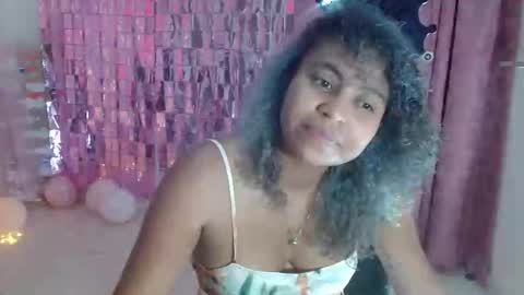 Snapshot of victoria_miler chatting on 15, 2, 2025 VICKY online show from 15, 2, 2025