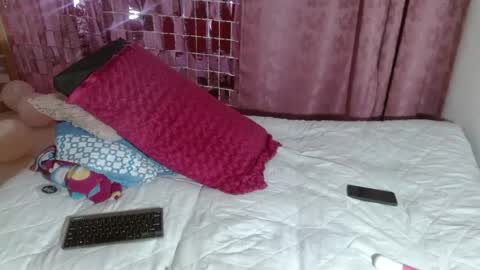 Snapshot of victoria_miler chatting on 23, 2, 2025 VICKY online show from 23, 2, 2025