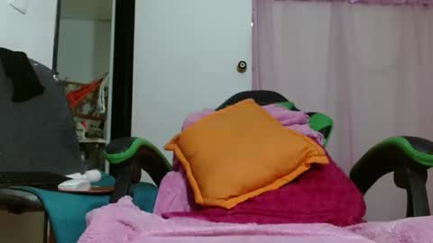 Snapshot of victoria_miler chatting on 20, 9, 2025 VICKY online show from 20, 9, 2025