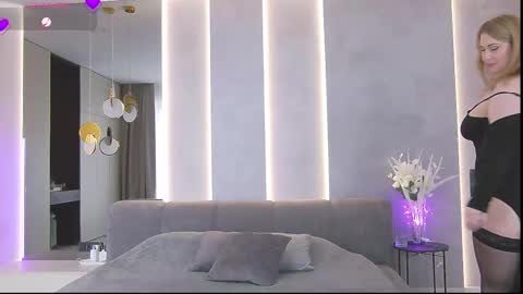 Miss V online show from 4, 3, 2025