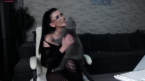 Victoria online show from 30, 1, 2025