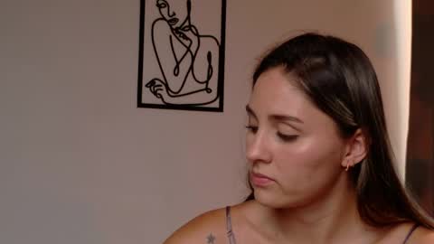Snapshot of victorianova chatting on 20, 5, 2026 VictoriaNova online show from 20, 5, 2026