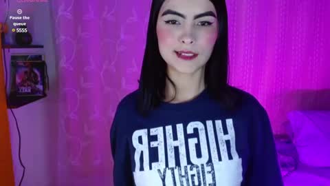 victoriia_henao_ online show from 24, 2, 2025