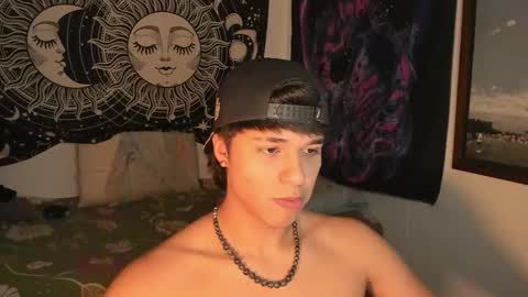 Snapshot of victorino_jhonson chatting on 2, 2, 2025 Victorino Jhonson online show from 2, 2, 2025