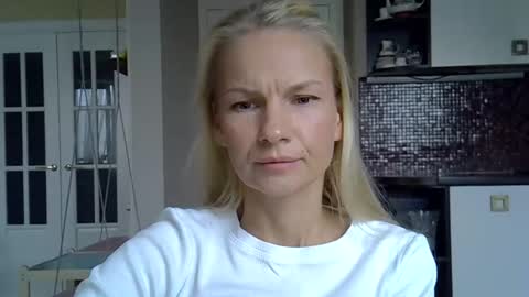 viki_loun5 online show from 22, 10, 2025