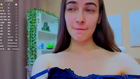 Snapshot of vikiberry chatting on 6, 6, 2026 vikiberry online show from 6, 6, 2026