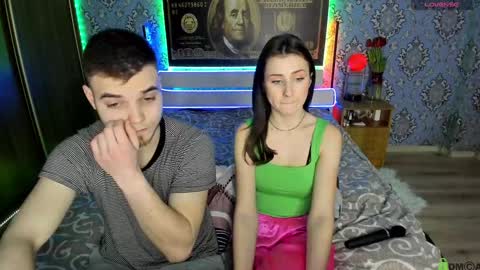 Snapshot of vikki_and_george chatting on 4, 2, 2025 vikki and george online show from 4, 2, 2025