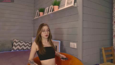 Snapshot of vikki_wye chatting on 2, 10, 2025 Viki online show from 2, 10, 2025