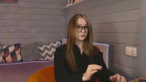 Snapshot of vikki_wye chatting on 15, 10, 2025 Viki online show from 15, 10, 2025