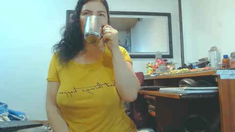 VIKKKTORIAAA online show from 13, 10, 2025