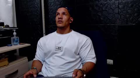 Viktor Herrera online show from 18, 2, 2025