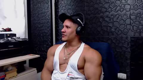 Viktor Herrera online show from 4, 3, 2025