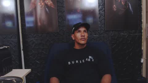 Snapshot of viktorherrera chatting on 4, 5, 2026 Viktor Herrera online show from 4, 5, 2026